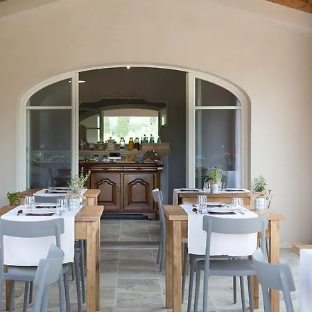 Alojamento de Turismo Rural Tra Gli Ulivi, Chiappini Winery