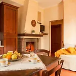 Vakantieboerderij Tra Gli Ulivi, Chiappini Winery *